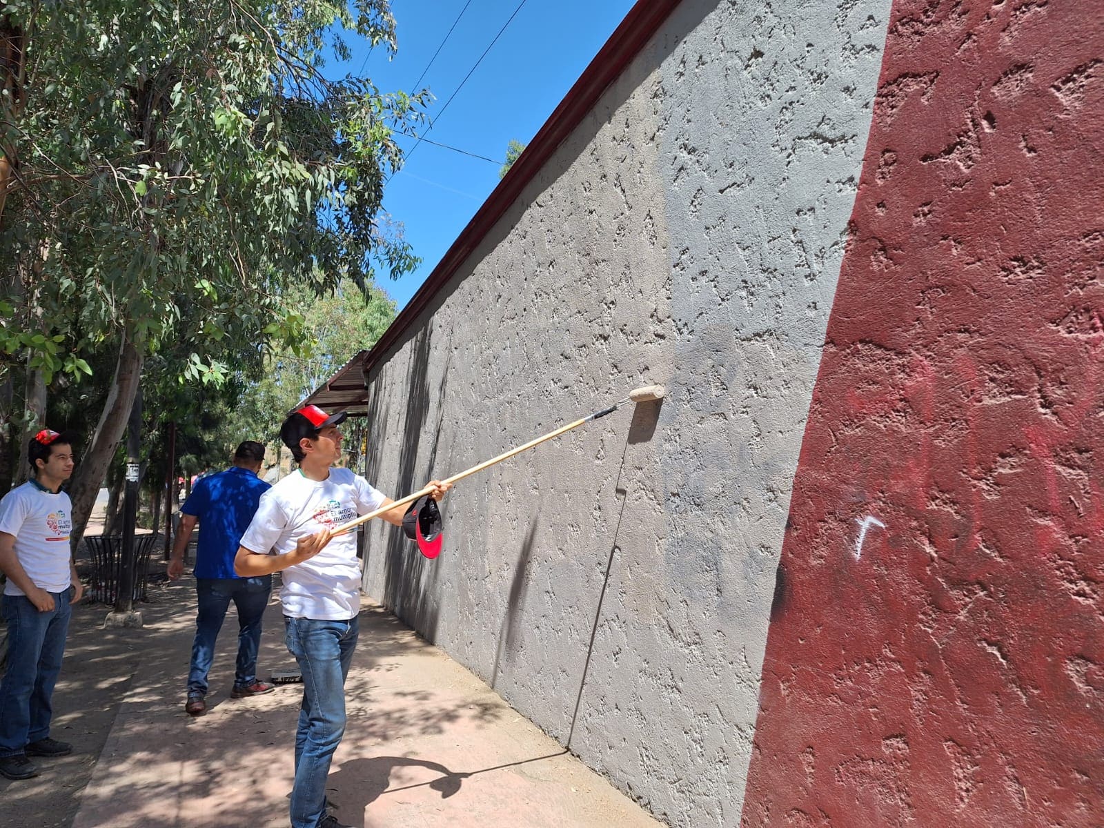 Román Cota y Coca Cola unen esfuerzos para rehabilitar parque en Tecate