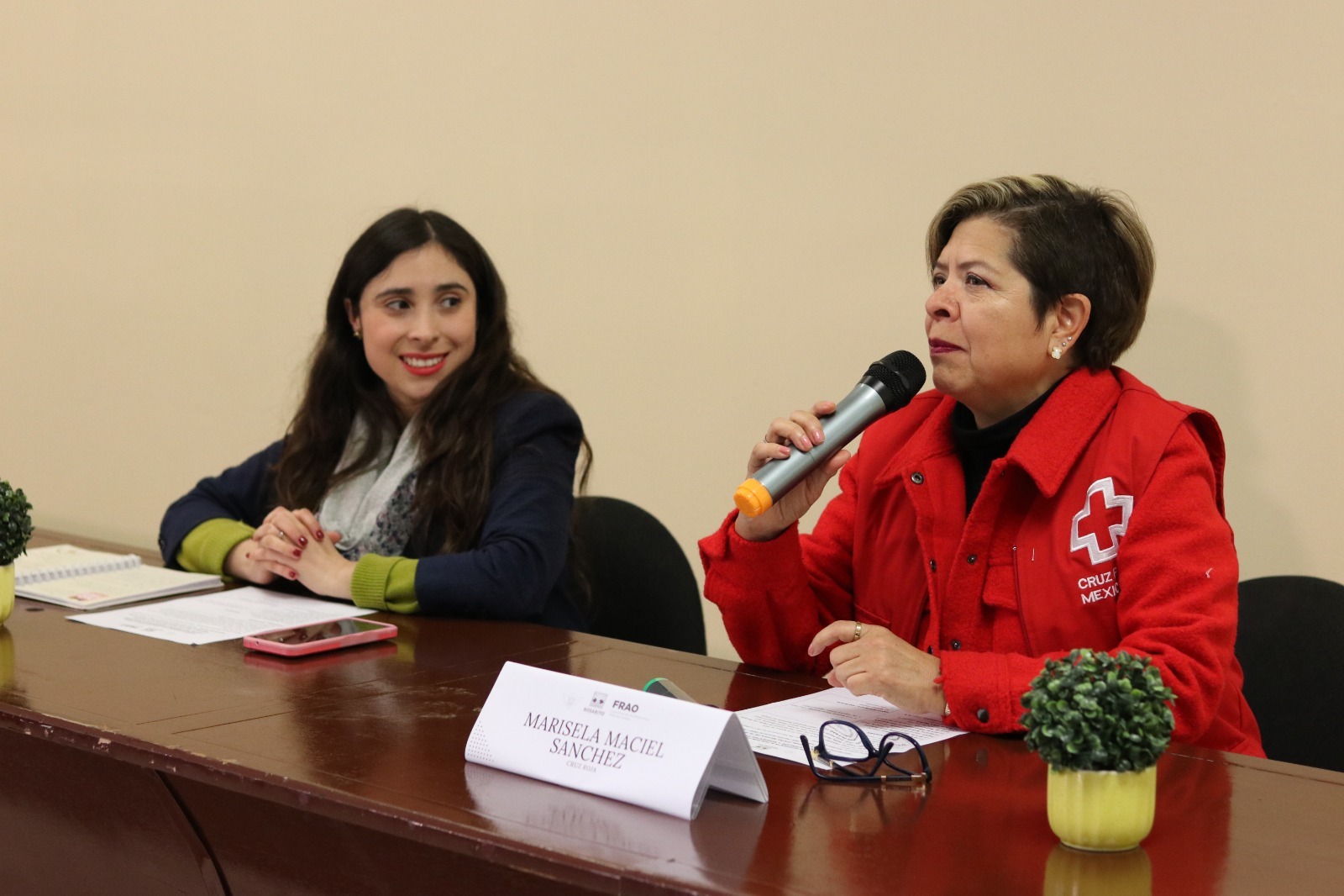 Imparte Gobierno de Rosarito platica comunidad extranjera en coordinación con Cruz Roja Mexicana